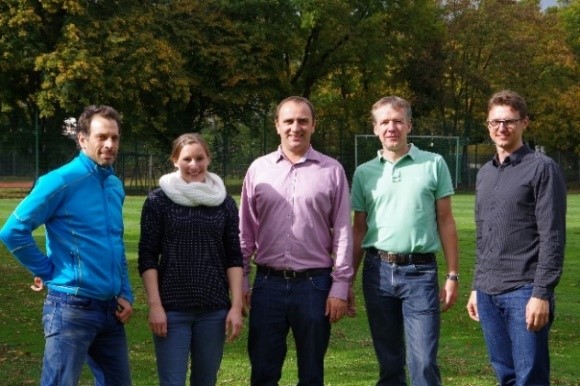 Das Bild zeigt das Team des Projekts BewegTheReha